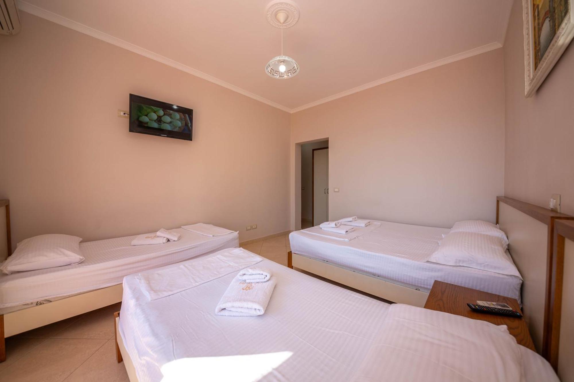 Hotel Vila Misiri Durres Ngoại thất bức ảnh
