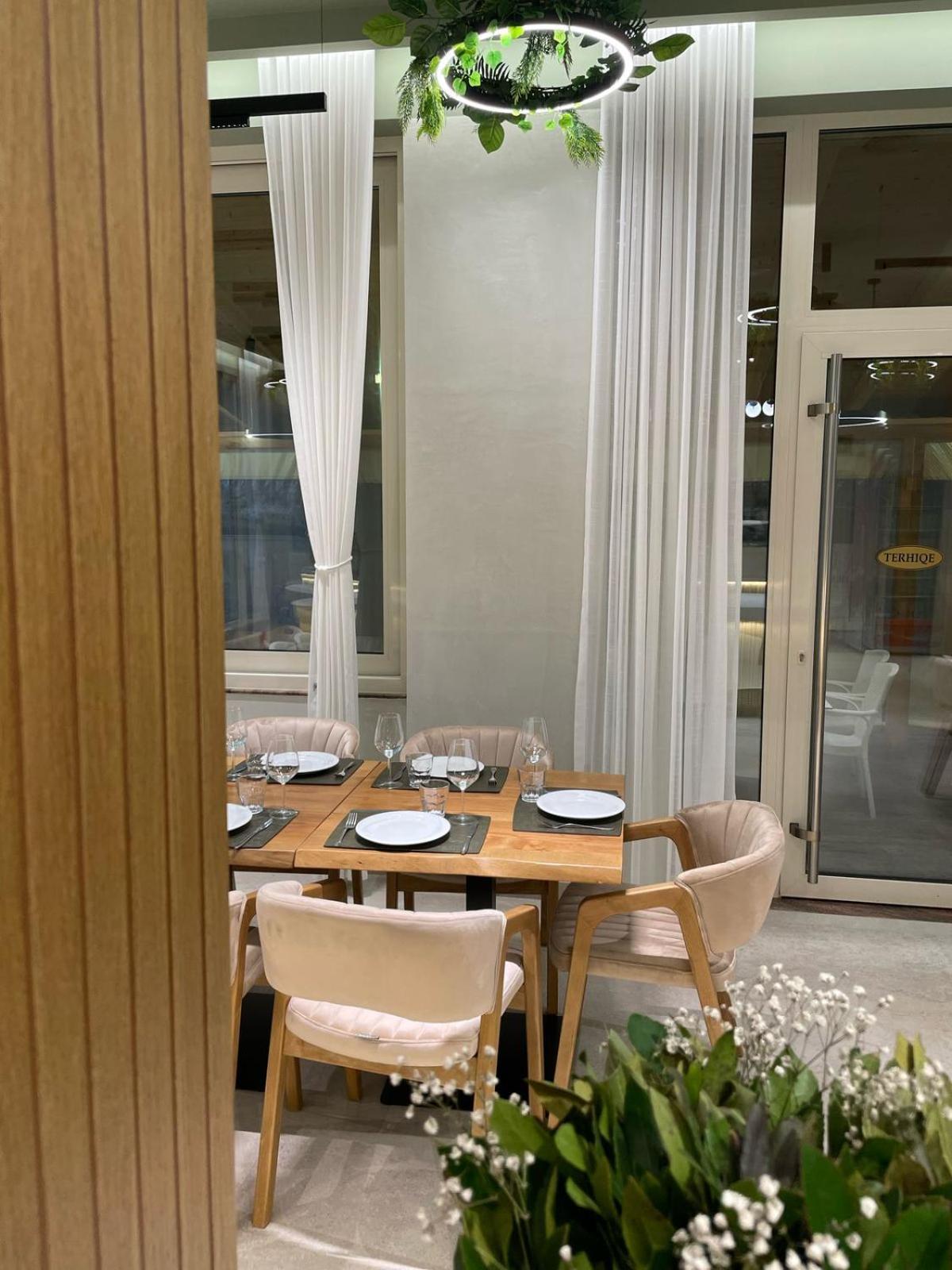 Hotel Vila Misiri Durres Ngoại thất bức ảnh